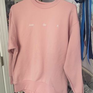 nike pink therma-fit extra small crewneck